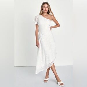 NWT Lulus White Asymmetrical Floral Pleated One-Shoulder Midi Dress Size L